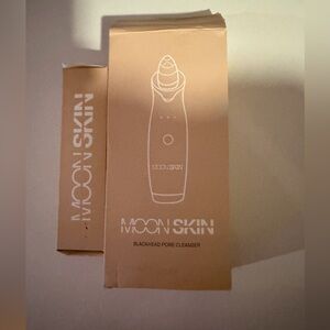 Moon Skin Blackhead Cleaner + Humidifier ✨